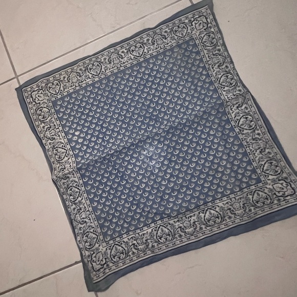 Levis - Picture 2 of 3